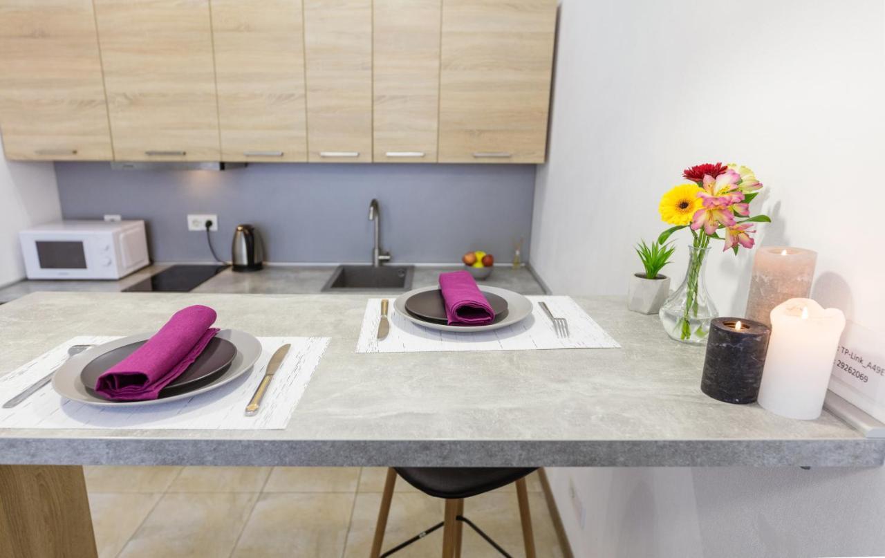 Nyvky Like Home - Studio - Apt 20 Kiev Eksteriør bilde